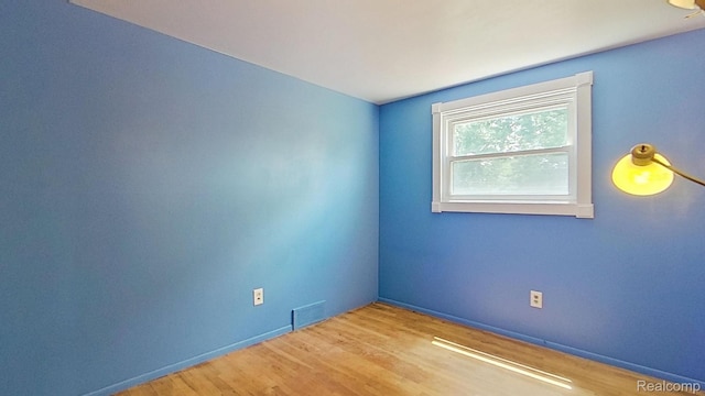 8252 Tinkler Rd, Sterling Heights, MI 48312 - photo 33
