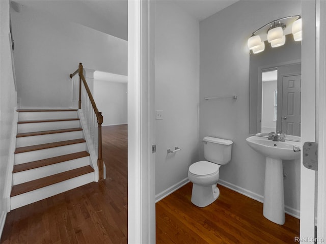 1960 Frances Way, Ypsilanti, MI 48198 - bathroom featuring wood finished floors