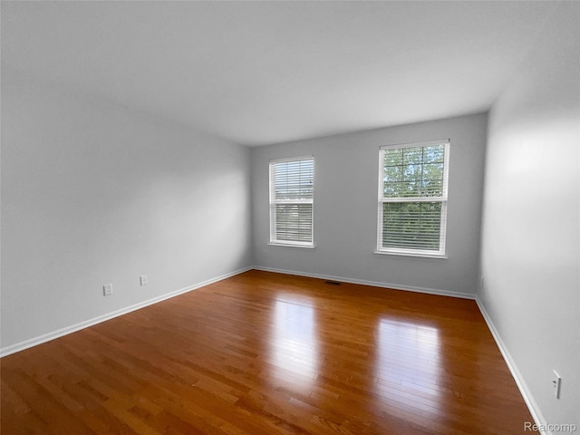 1960 Frances Way, Ypsilanti, MI 48198 - unfurnished room featuring wood finished floors and baseboards