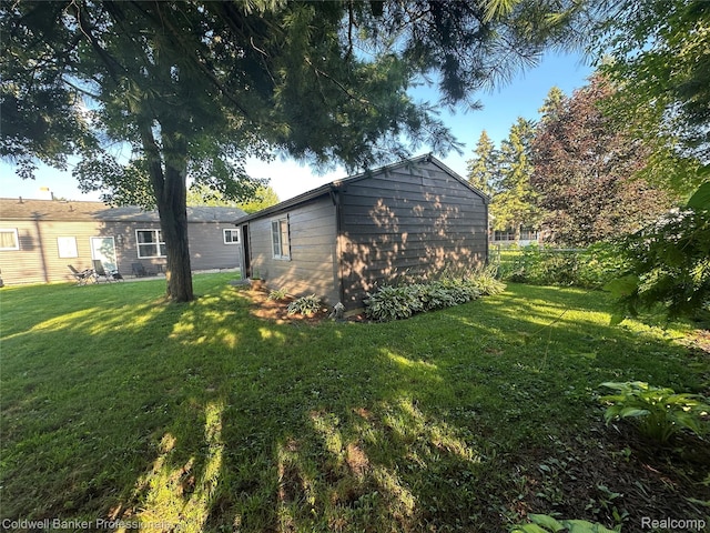 753 Lincoln St, Lapeer, MI 48446 - photo 2