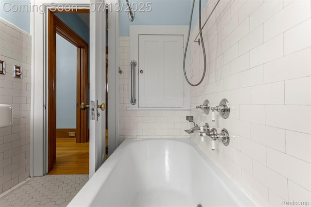 830 S Brady Rd, Dearborn, MI 48124 - full bath featuring bathtub / shower combination and tile walls