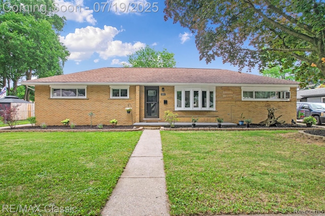 27264 Gilbert Dr, Warren, MI 48093 - photo 2