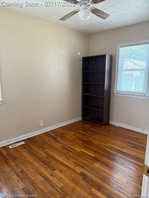 2053 E Whittemore Ave, Burton, MI 48529 - photo 6