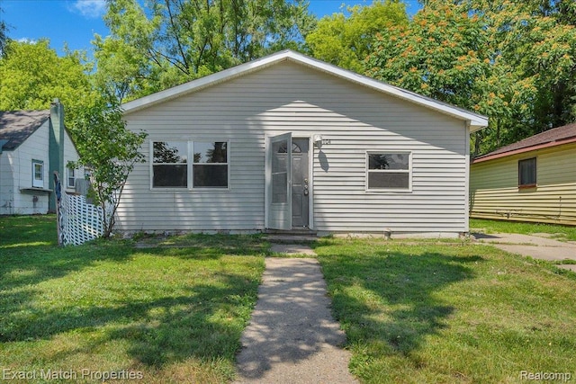 104 W Mansfield Ave, Pontiac, MI 48340 - photo 1