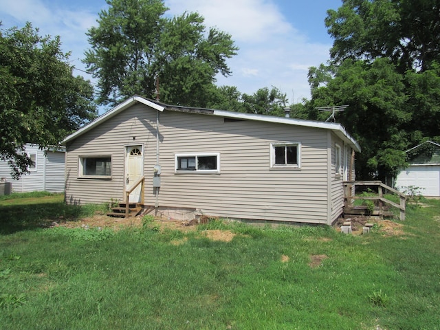 809 Washington St, Nashville, MI 49073 - photo 1