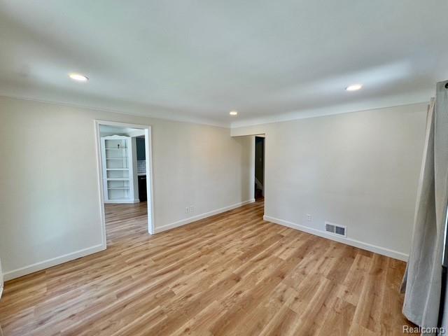 21011 Sunnydale St, Warren, MI 48081 - photo 3