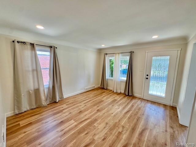 21011 Sunnydale St, Warren, MI 48081 - photo 4