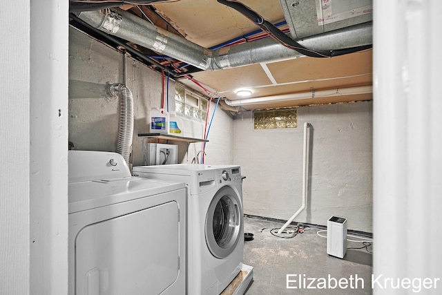 1215 Emerald Ave NE, Grand Rapids, MI 49505 - laundry area with separate washer and dryer