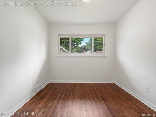 24412 Culver St, Saint Clair Shores, MI 48080 - photo 12