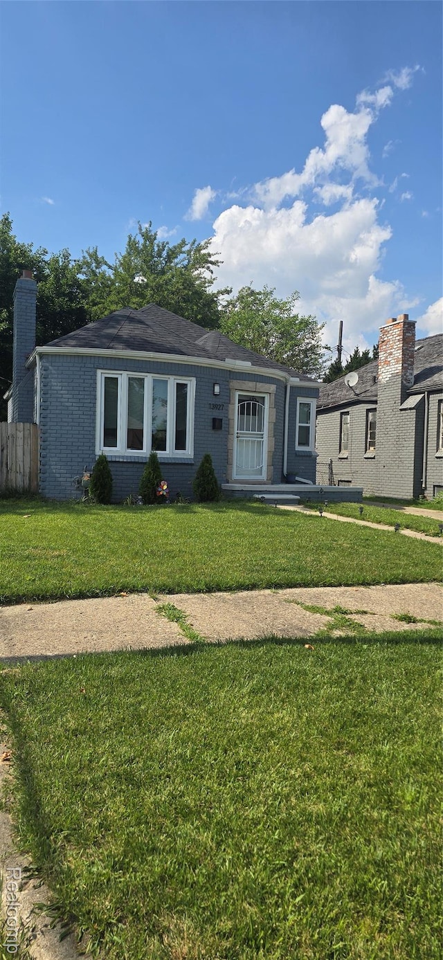 13927 Chandler Park Dr, Detroit, MI 48213 - photo 1