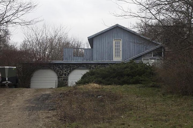25172 Dutch Settlement St, Dowagiac, MI 49047 - photo 2