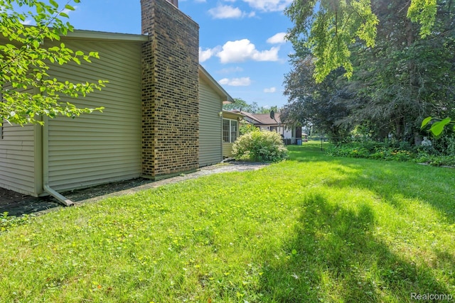 609 N Wickshire Ln, Durand, MI 48429 - view of green lawn