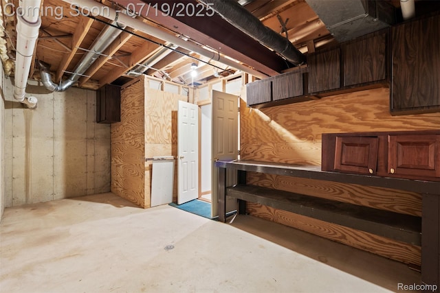 260 Forest Crest Dr, Commerce Twp, MI 48390 - view of unfinished below grade area