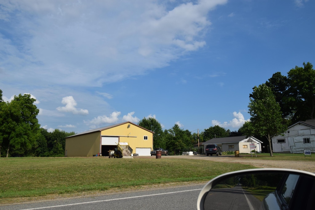 71627 County Road 681, Hartford, MI 49057 - photo 1