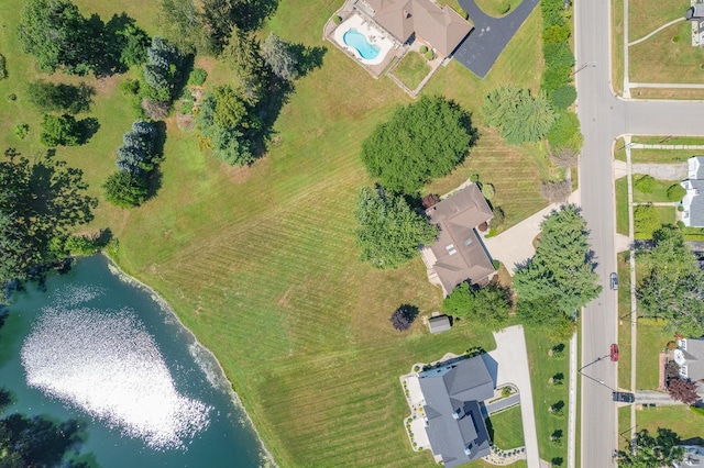579 Budlong St, Adrian, MI 49221 - aerial view of a large body of water and a pool