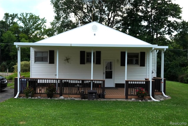 1295 Hadley Rd, Lapeer, MI 48446 - rear view of property with a yard