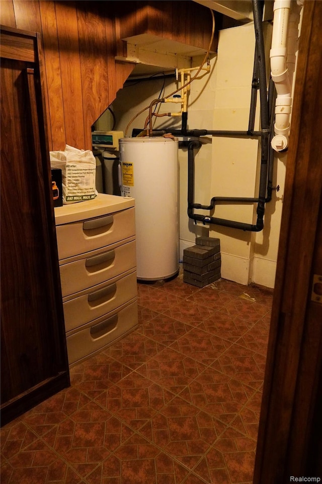1295 Hadley Rd, Lapeer, MI 48446 - utility room featuring electric water heater