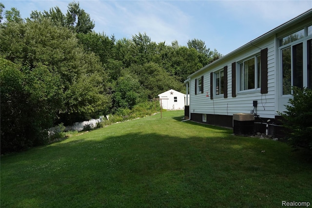 1295 Hadley Rd, Lapeer, MI 48446 - view of green lawn