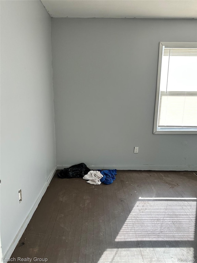 8451 Greenview Ave, Detroit, MI 48228 - photo 3