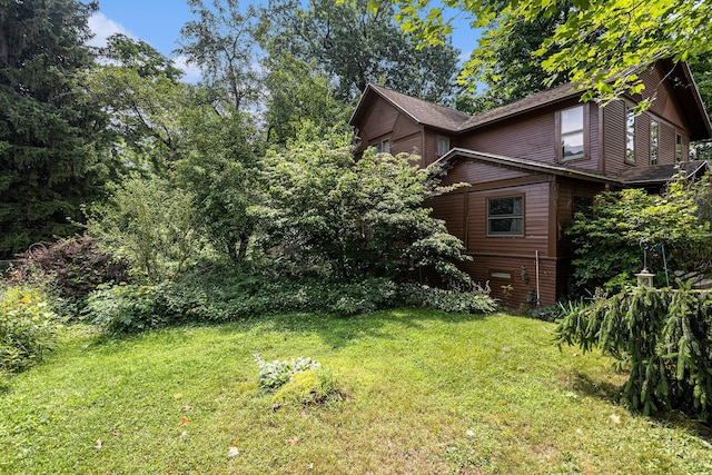 429 Portage Ave, Three Rivers, MI 49093 - view of side of property with a yard