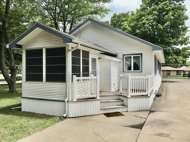 323 N Kalamazoo St, White Pigeon, MI 49099 - photo 3