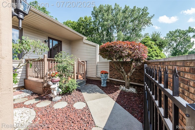 25104 Hamilton Ct Unit 4, South Lyon, MI 48178 - view of yard