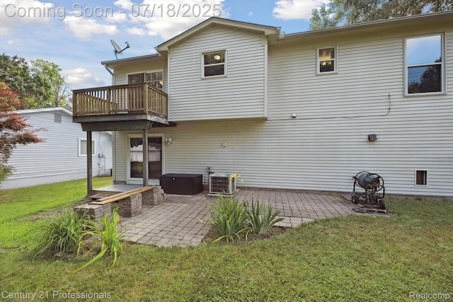 1605 N Hanlon St, Westland, MI 48185 - back of house featuring a yard and a patio area