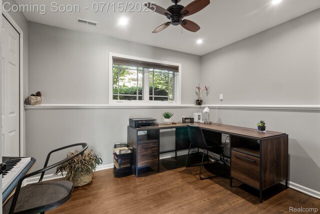 3290 Welch, Commerce Twp, MI 48390 - home office featuring a ceiling fan, wood finished floors, and recessed lighting