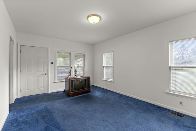 622 Tromley St, Inkster, MI 48141 - unfurnished room with baseboards and dark colored carpet