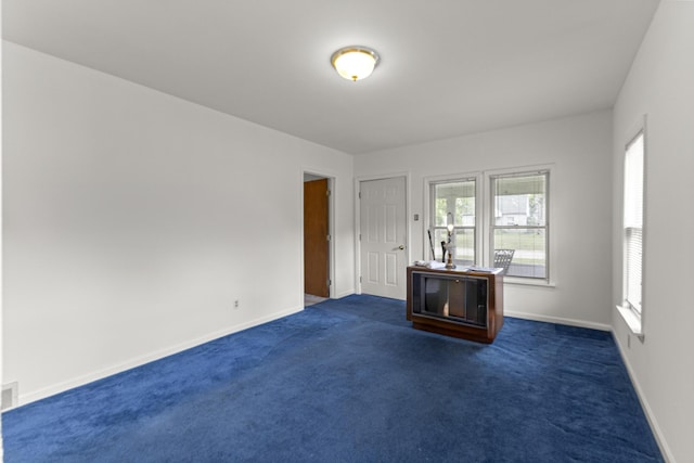 622 Tromley St, Inkster, MI 48141 - unfurnished living room featuring dark carpet