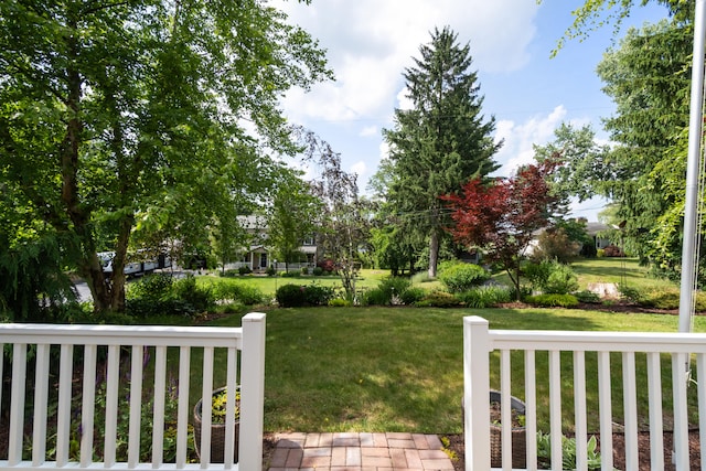 2113 Ridgeway Rd, Jackson, MI 49203 - view of green lawn