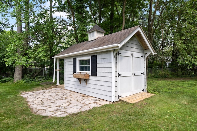 2113 Ridgeway Rd, Jackson, MI 49203 - view of shed featuring view of wooded area
