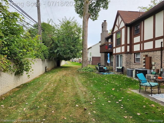 19370 W 11 Mile Rd, Lathrup Village, MI 48076 - view of yard