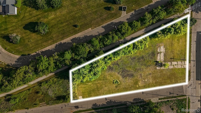 000 Lake St, Pontiac, MI 48341 - photo 2