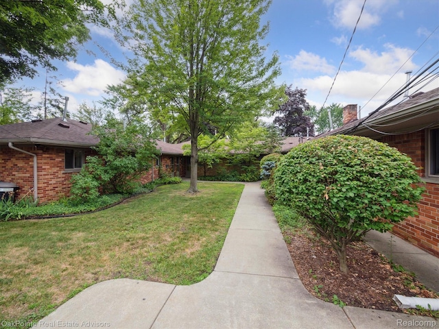 1010 Laprairie St, Ferndale, MI 48220 - view of green lawn