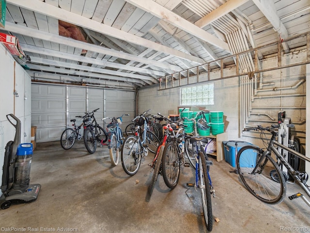 1010 Laprairie St, Ferndale, MI 48220 - garage featuring concrete block wall