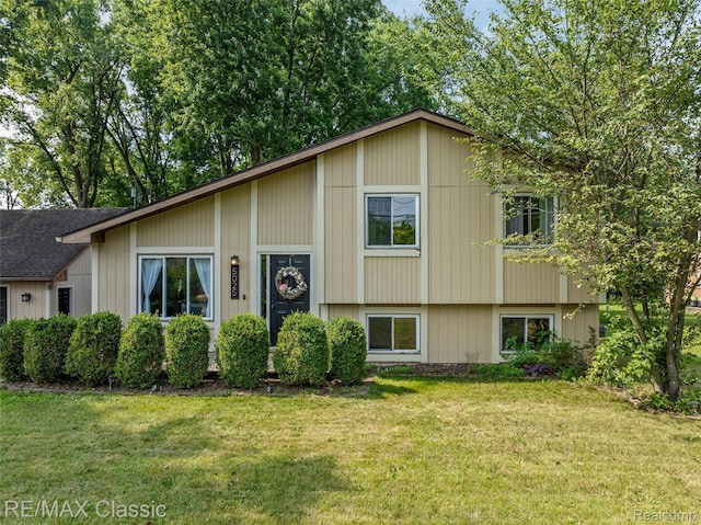 5025 S Pine Knob Trl, Clarkston, MI 48346 - photo 1