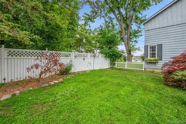 3870 Benstein Rd, Commerce Twp, MI 48382 - view of fenced backyard