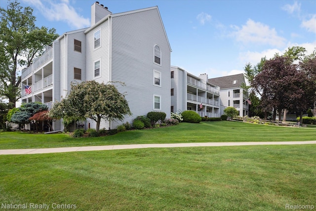 3559 Port Cove Dr Unit 17, Waterford, MI 48328 - view of apartment building / complex
