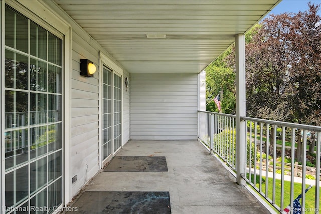 3559 Port Cove Dr Unit 17, Waterford, MI 48328 - view of balcony