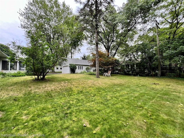 1739 Weymouth St, West Bloomfield, MI 48324 - photo 4