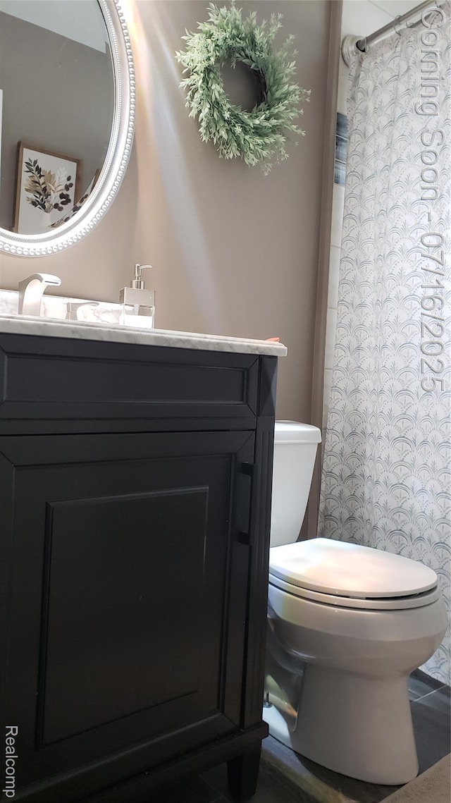 27315 Gilbert Dr, Warren, MI 48093 - bathroom with vanity and a shower with curtain
