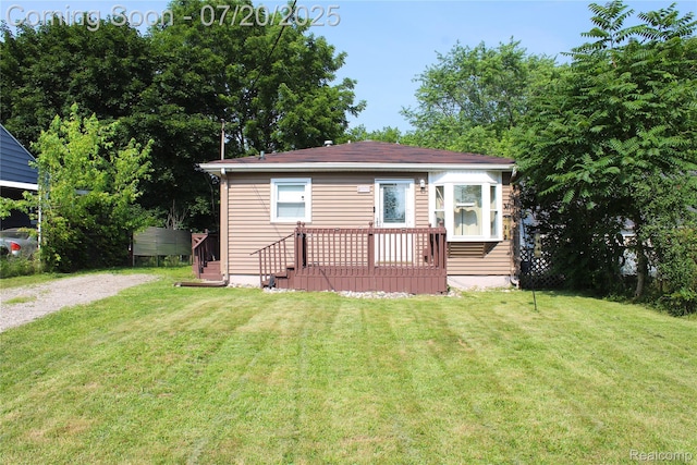1030 Meida St, Flint, MI 48532 - view of front facade featuring a front yard