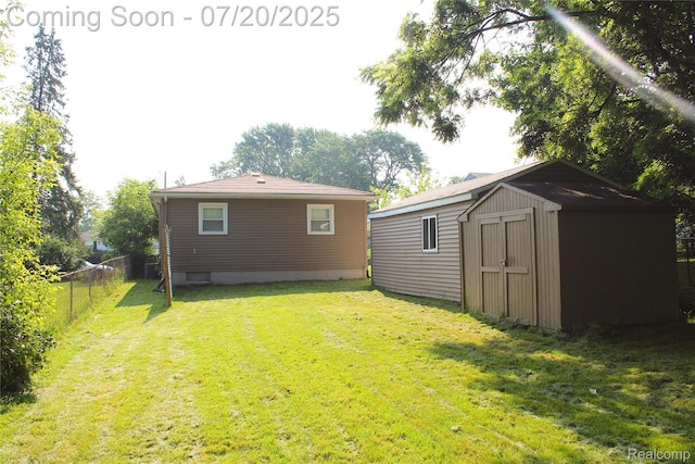 1030 Meida St, Flint, MI 48532 - view of yard featuring a shed