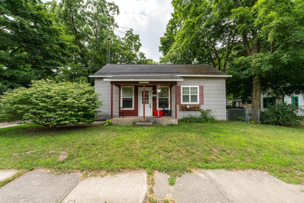 305 W Saint Marys St, Decatur, MI 49045 - photo 1