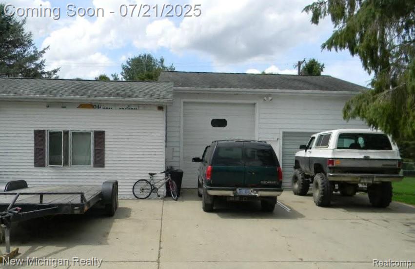 420 S Maple St, Webberville, MI 48892 - photo 2