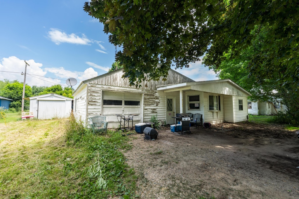20040 Marcellus Hwy, Decatur, MI 49045 - photo 1