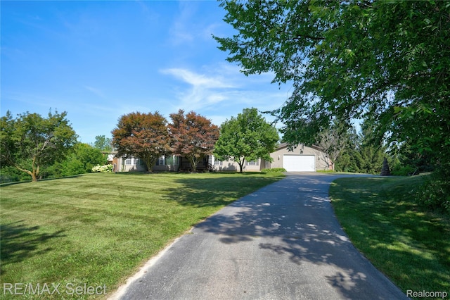 2810 S Hadley Rd, Ortonville, MI 48462 - photo 1