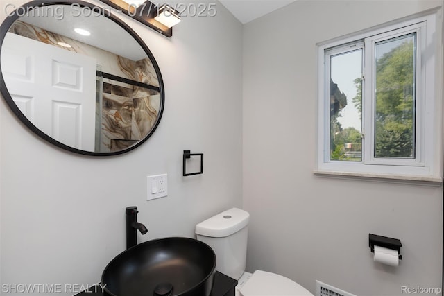 2376 Greensboro Dr, Troy, MI 48085 - photo 16