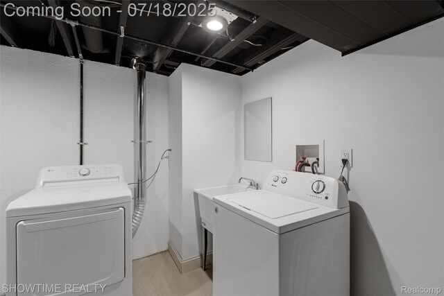 2376 Greensboro Dr, Troy, MI 48085 - photo 32